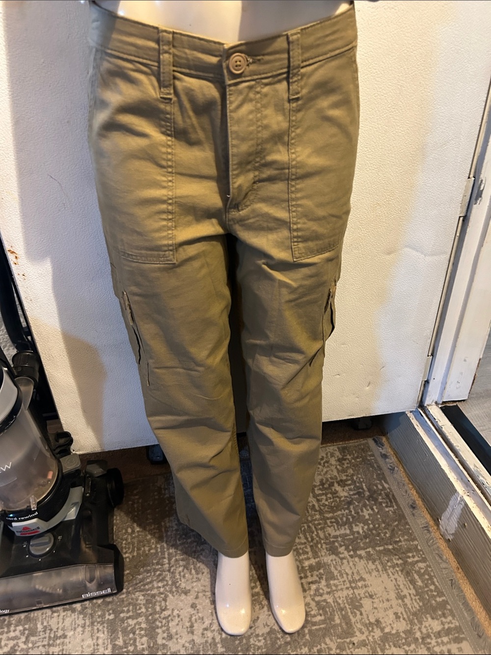 Lee Women's Cropped Cargo Pants in Olive Tan